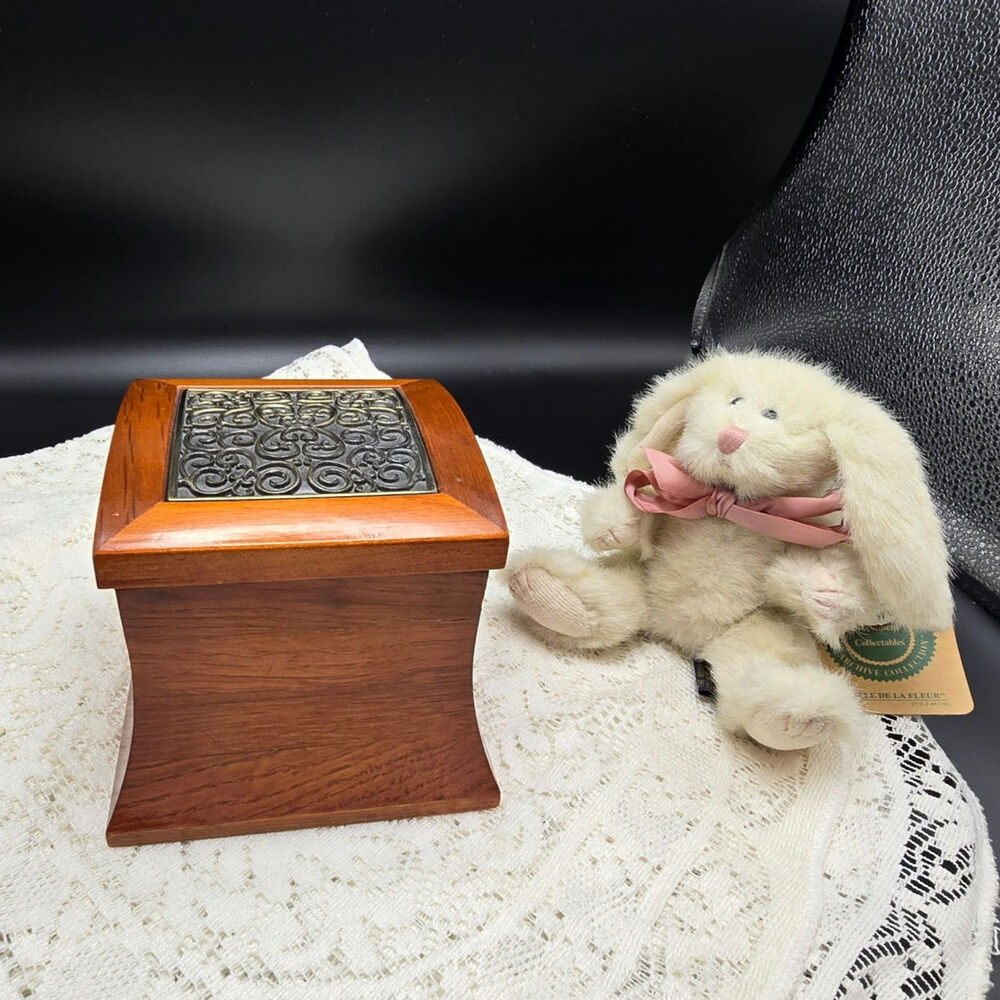 Vintage Wood Jewerly Trinket Box Small Ornate metal design